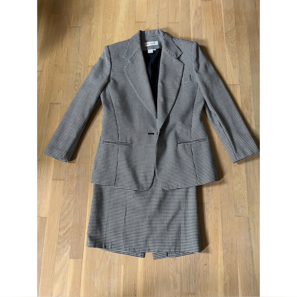Spiegel Monochrome Houndstooth Skirt Suit